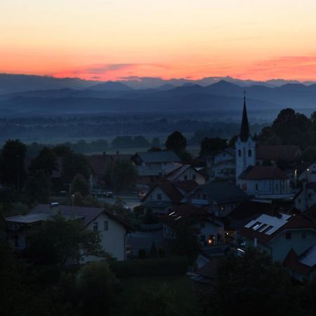 Apartmaji Lejardin Lägenhet Škofljica Exteriör bild